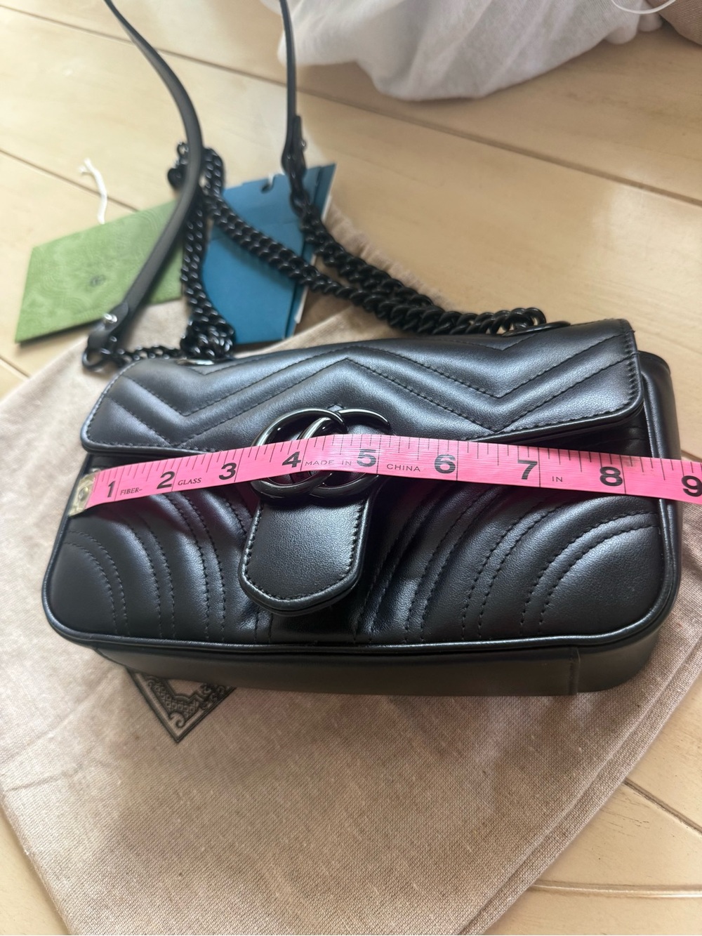 Gucci Marmont Black Quilted Leather Crossbody Bag with Chain Strap - Picture 5 of 11